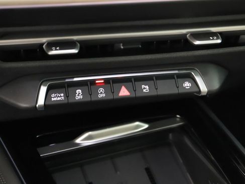 New 2026 Audi Q3 quattro 2.0T AWD/4WD image 28