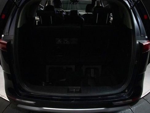Used 2024 Kia Carnival LX FWD image 21