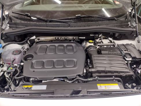 New 2026 Volkswagen Tiguan SEL R-Line image 8