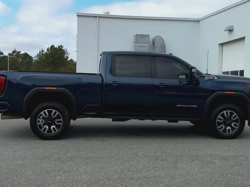 Used 2022 GMC Sierra 2500 AT4 w/ AT4 Premium Plus Package image 9