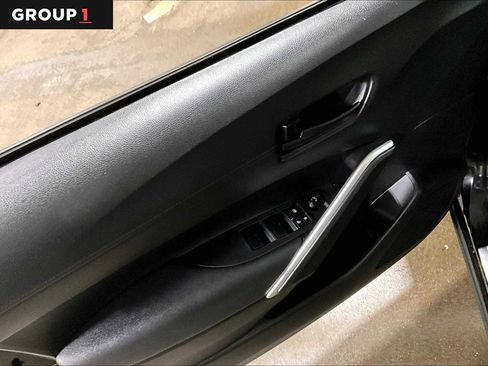 Used 2022 Toyota Corolla Cross LE w/ Moonroof Package image 35