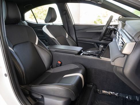 Used 2025 Toyota Camry SE FWD image 41