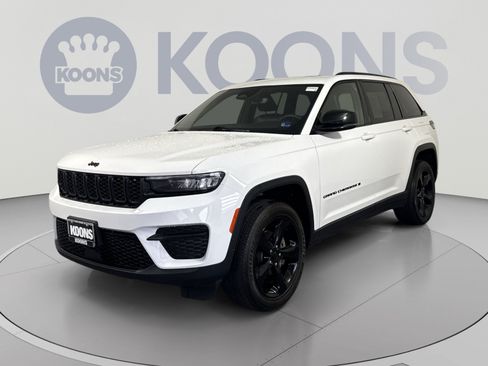 Used 2023 Jeep Grand Cherokee Altitude AWD/4WD image 1