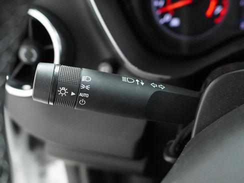 Used 2021 Chevrolet Camaro LT RWD image 18
