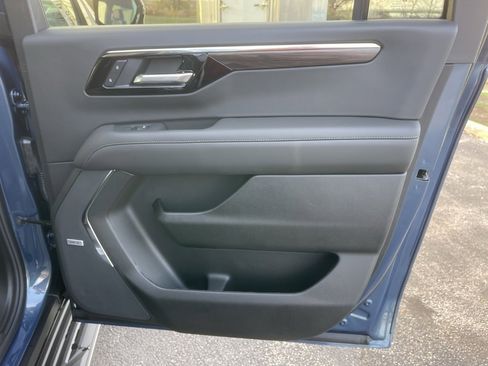 New 2026 Chevrolet Suburban LT w/ Comfort Package image 29