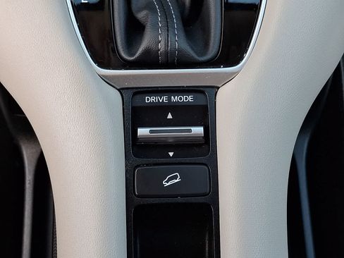 Used 2023 Honda HR-V EX-L image 26