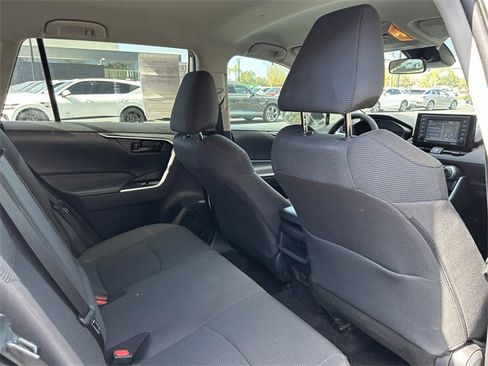 Used 2020 Toyota RAV4 LE image 21