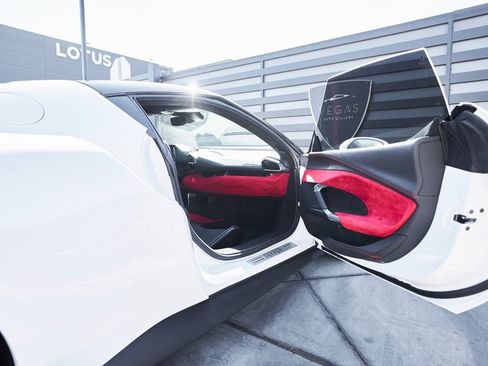 Used 2024 Ferrari 296 GTB image 33