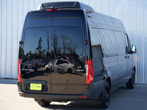 Used 2024 Mercedes-Benz Sprinter 2500 image 45