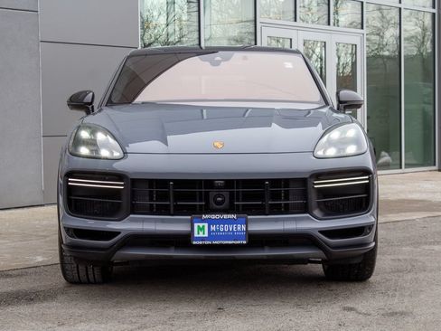 Used 2023 Porsche Cayenne Turbo GT AWD/4WD image 2