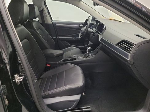 Used 2024 Volkswagen Jetta SE FWD image 19