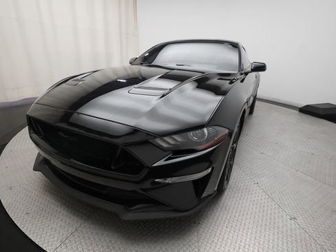 Used 2018 Ford Mustang GT w/ Black Accent Package RWD image 12