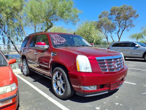 Used 2010 Cadillac Escalade Premium AWD/4WD image 3