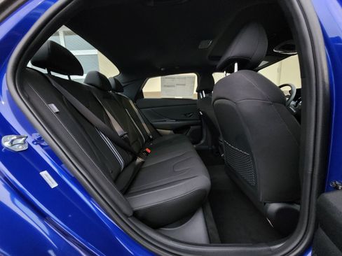 New 2026 Hyundai Elantra SEL Sport FWD image 18