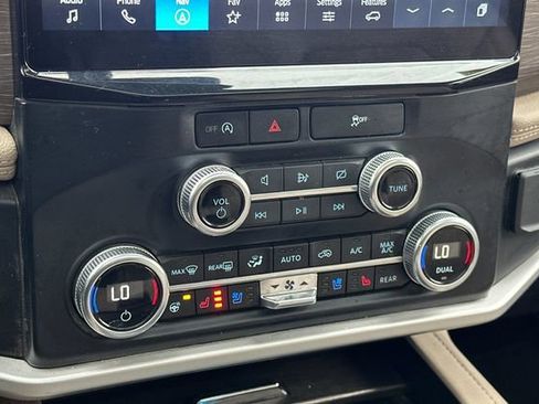 Used 2024 Ford Expedition Max Limited image 19