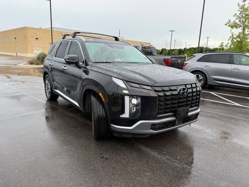 Used 2023 Hyundai Palisade Limited FWD image 3