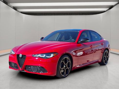 New 2025 Alfa Romeo Giulia image 3