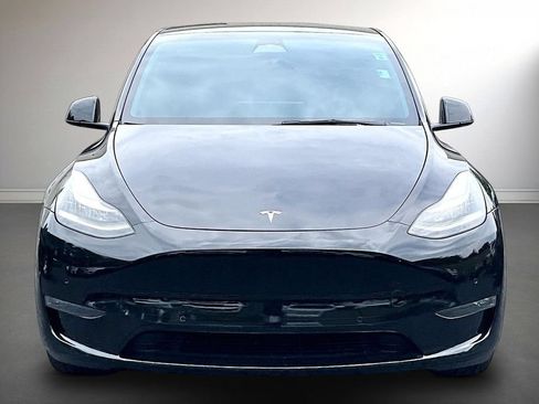 Used 2022 Tesla Model Y Long Range AWD/4WD image 2