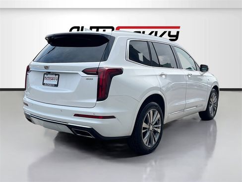 Used 2022 Cadillac XT6 Premium Luxury image 7
