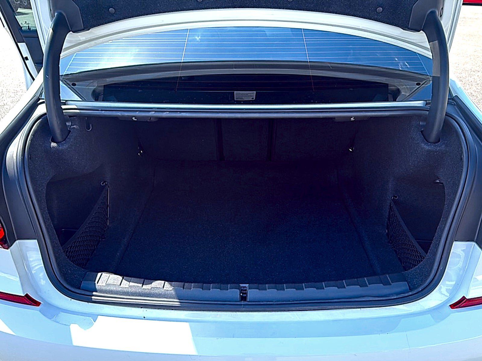 Used 2022 BMW 330i Sedan w/ M Sport Package RWD image 9