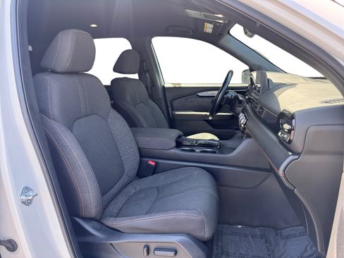 Used 2023 Honda Pilot Sport image 15