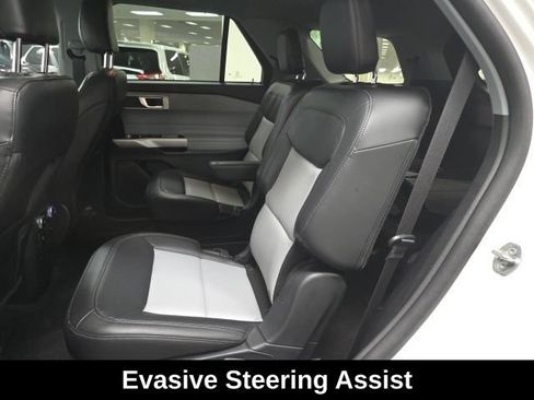 Used 2023 Ford Explorer XLT w/ Equipment Group 202A AWD/4WD image 12