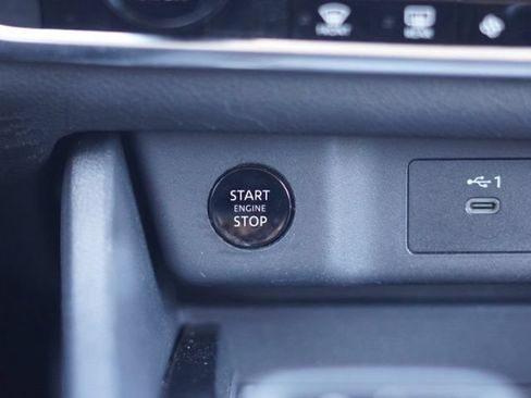 Used 2024 Nissan Rogue SV AWD/4WD image 26