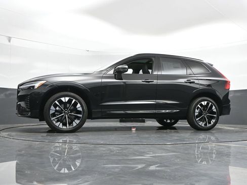 New 2026 Volvo XC60 B5 Plus w/ Protection Package Premier AWD/4WD image 44