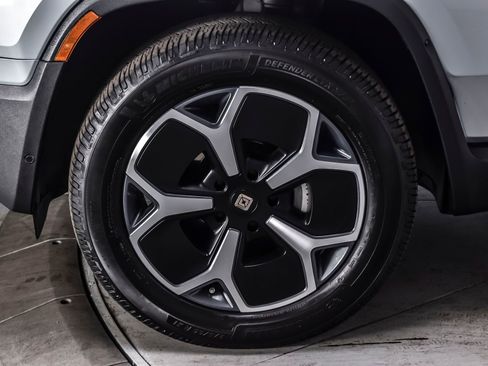 Used 2024 Rivian R1S Adventure AWD/4WD image 10