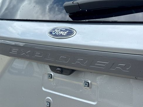 Certified 2024 Ford Explorer XLT w/ Equipment Group 202A AWD/4WD image 15