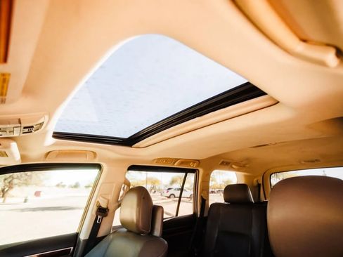 Used 2010 Lexus GX 460 Premium image 25