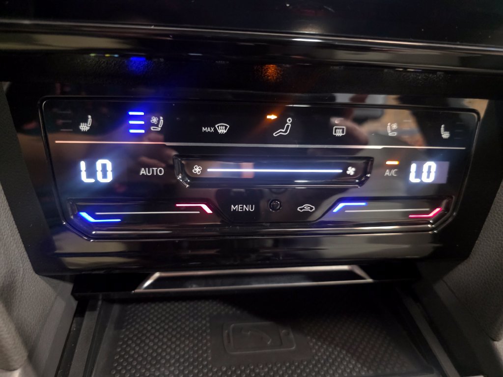 Used 2023 Volkswagen Arteon SEL Premium AWD/4WD image 29