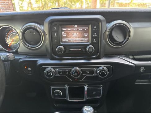 Used 2018 Jeep Wrangler Unlimited Sport AWD/4WD image 13