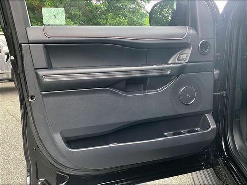 Used 2024 Ford Expedition Limited AWD/4WD image 19