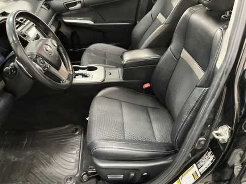 Used 2014 Toyota Camry SE image 13
