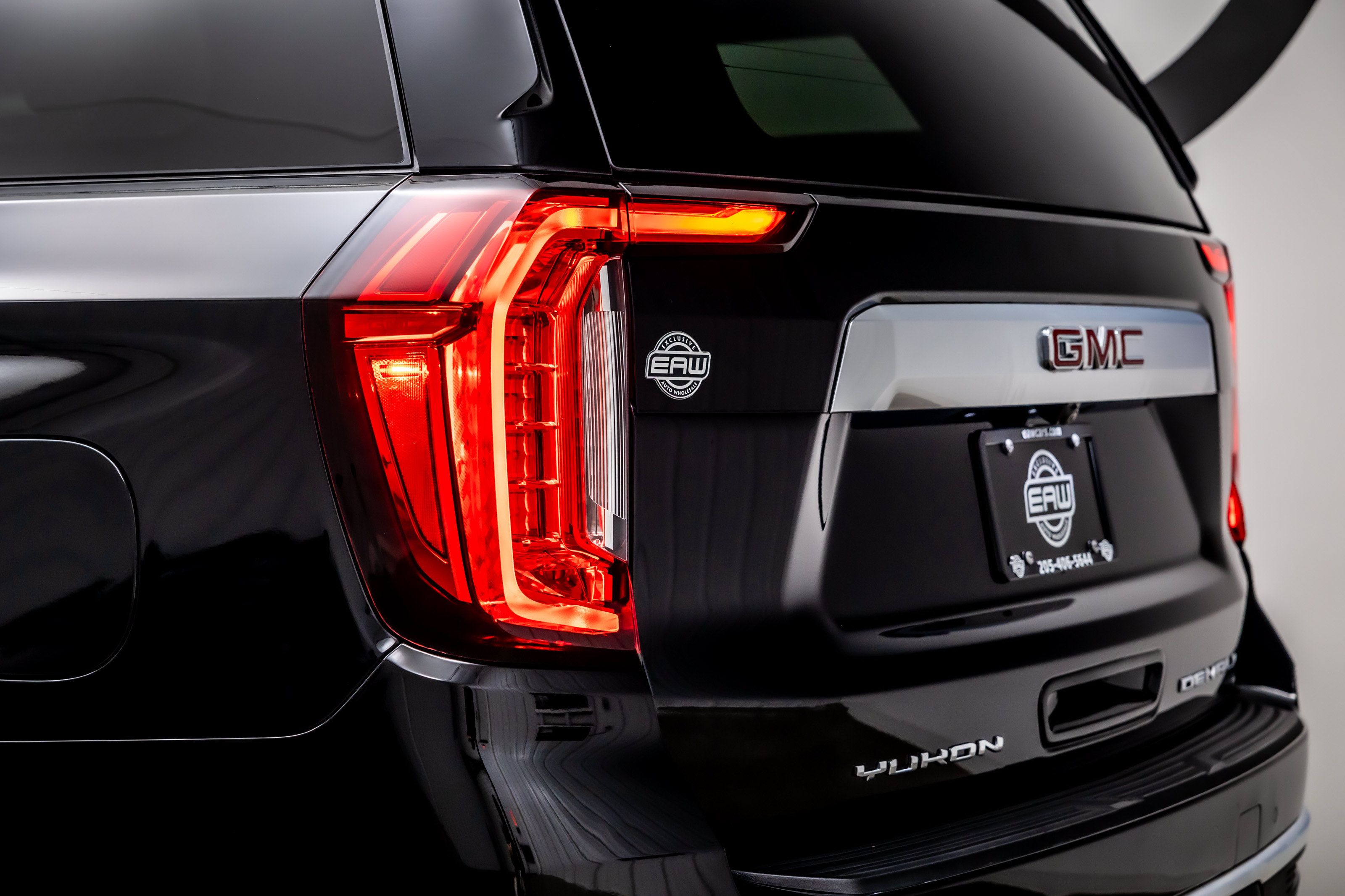 Used 2023 GMC Yukon XL Denali AWD/4WD image 13