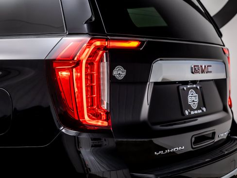 Used 2023 GMC Yukon XL Denali AWD/4WD image 13