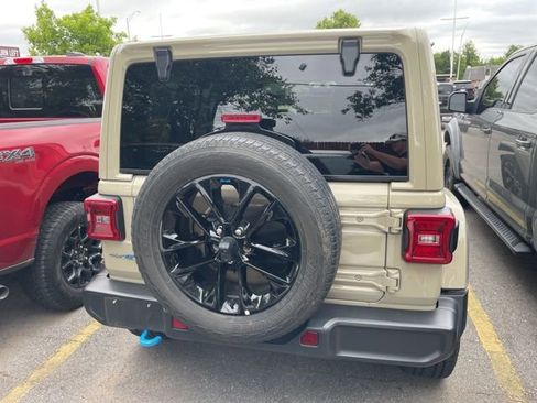 Used 2022 Jeep Wrangler Unlimited Sahara w/ Cold Weather Group image 7