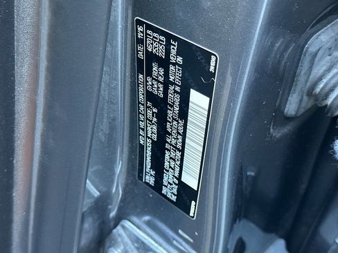 Used 2017 Volvo S60 T5 Inscription Platinum image 36