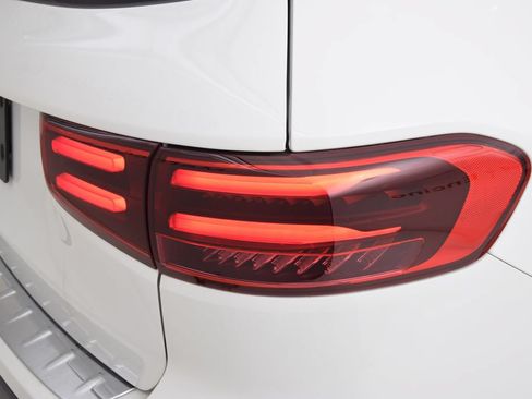 New 2026 Mercedes-Benz GLB 250 image 13