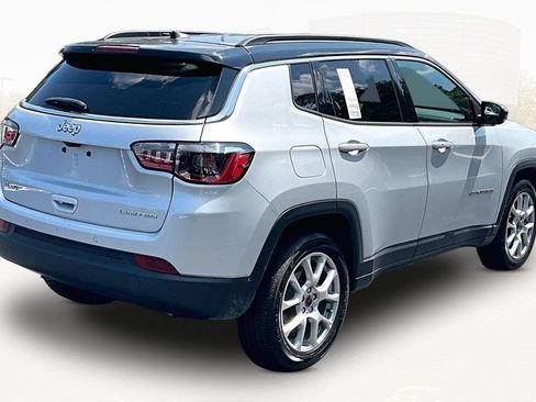Used 2025 Jeep Compass Limited AWD/4WD image 6