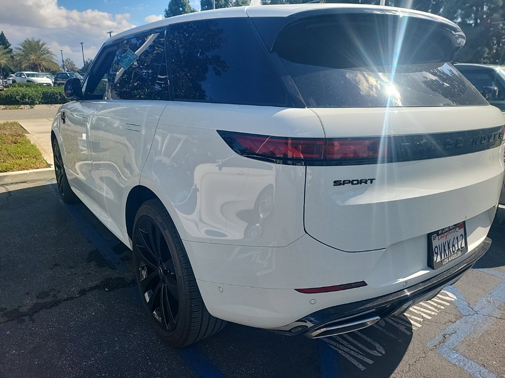 Used 2025 Land Rover Range Rover Sport Dynamic SE AWD/4WD image 4
