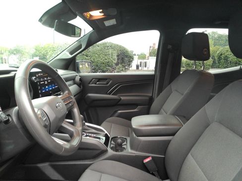 Used 2023 Chevrolet Colorado Trail Boss w/ Technology Package AWD/4WD image 10