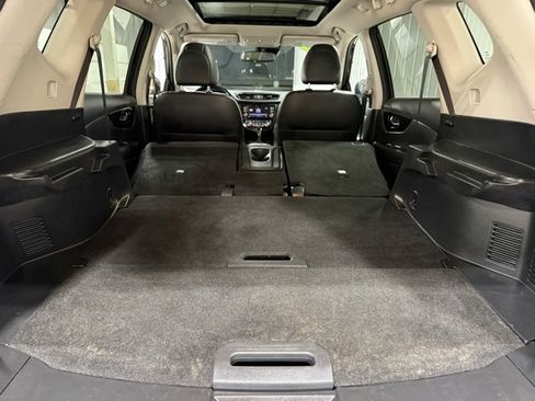 Used 2019 Nissan Rogue SL image 32