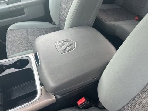 Used 2017 RAM 1500 Classic SLT w/ SLT Plus D￩cor Group AWD/4WD image 27