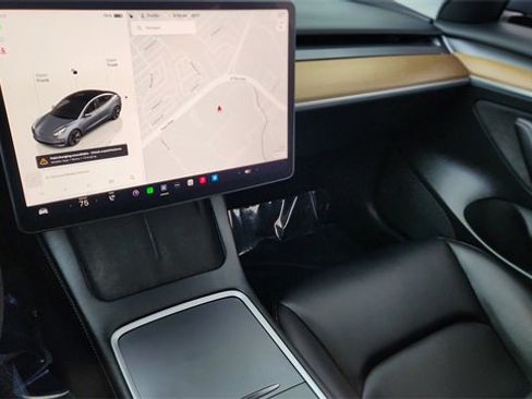 Used 2023 Tesla Model 3 Standard Range image 42