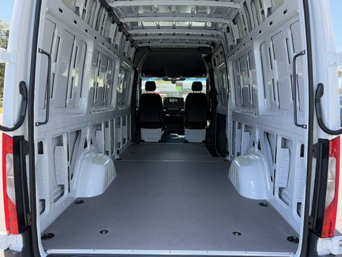New 2025 Mercedes-Benz Sprinter 2500 image 5