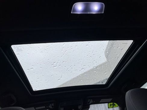 Used 2025 Subaru Forester Premium image 28