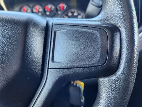 Used 2020 Chevrolet Silverado 1500 Custom Trail Boss w/ Custom Convenience Package AWD/4WD image 27