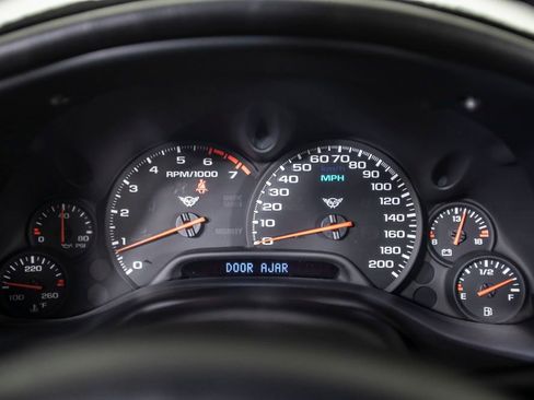Used 2000 Chevrolet Corvette Coupe w/ Roof Pkg RWD image 23